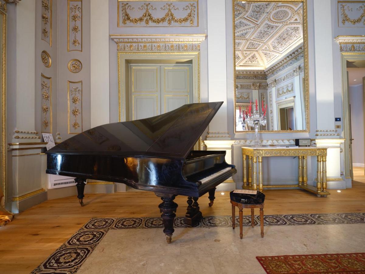 Grand Hotel Et Des Palmes ปาแลร์โม ภายนอก รูปภาพ The piano in the Blue Hall