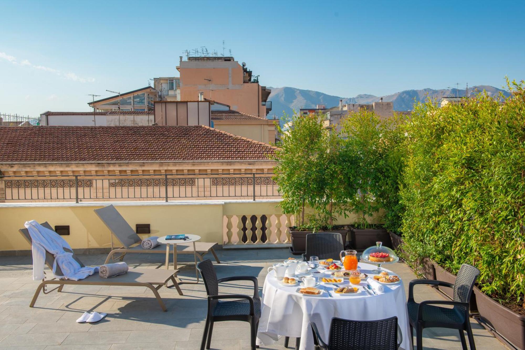 Grand Hotel Et Des Palmes ปาแลร์โม ภายนอก รูปภาพ Rooftop terrace