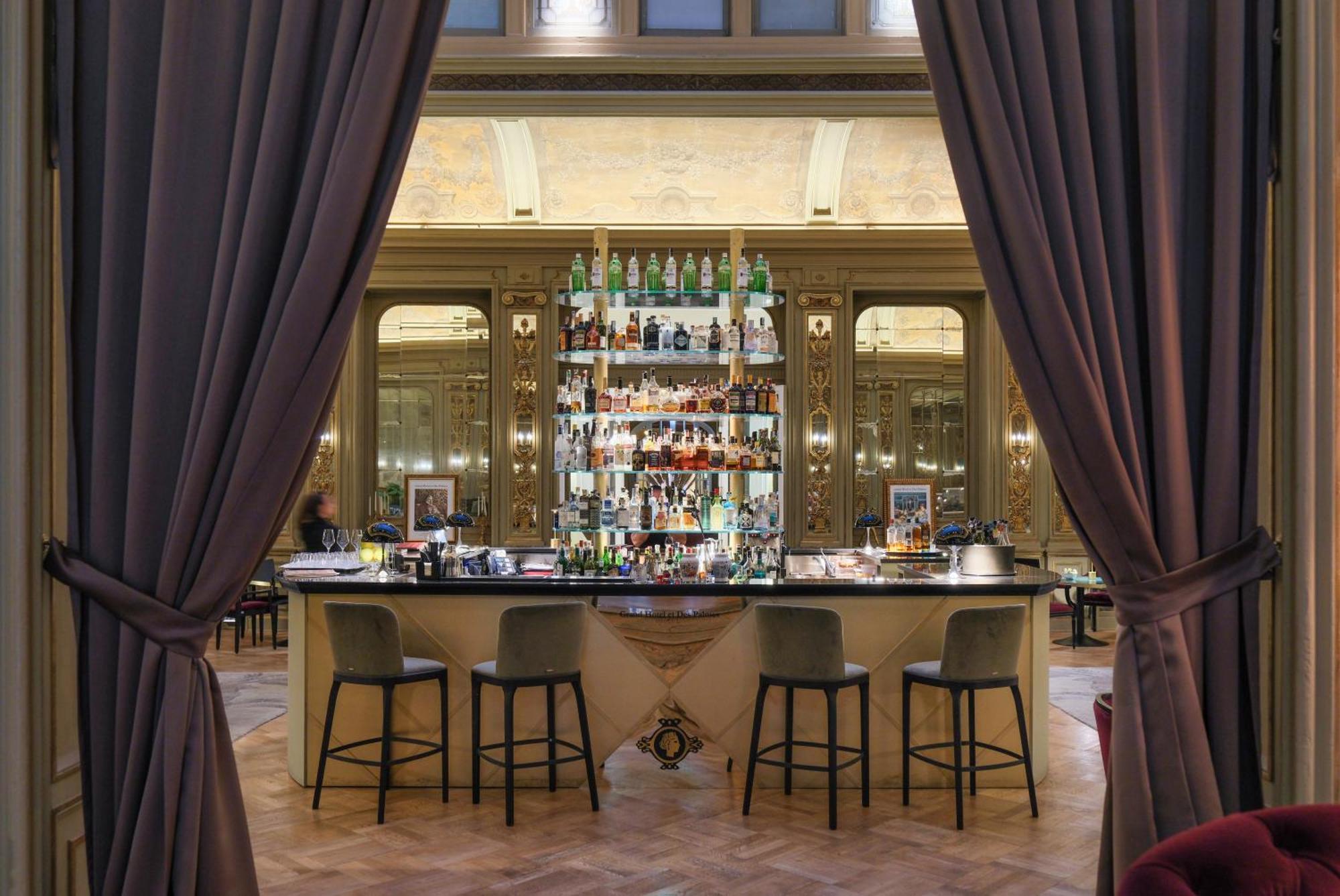Grand Hotel Et Des Palmes ปาแลร์โม ภายนอก รูปภาพ The bar at the St Regis Rome