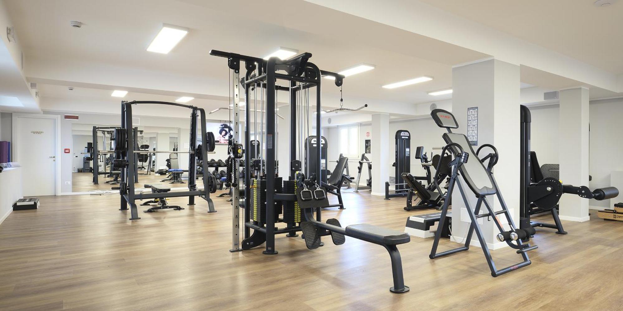 Grand Hotel Et Des Palmes ปาแลร์โม ภายนอก รูปภาพ A typical gym