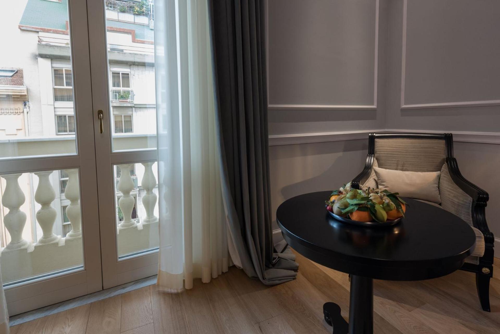 Grand Hotel Et Des Palmes ปาแลร์โม ภายนอก รูปภาพ A room at the hotel